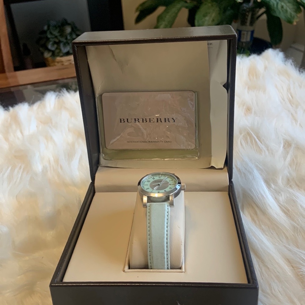 AUTHENTIC BURBERRY WRISTWATCH